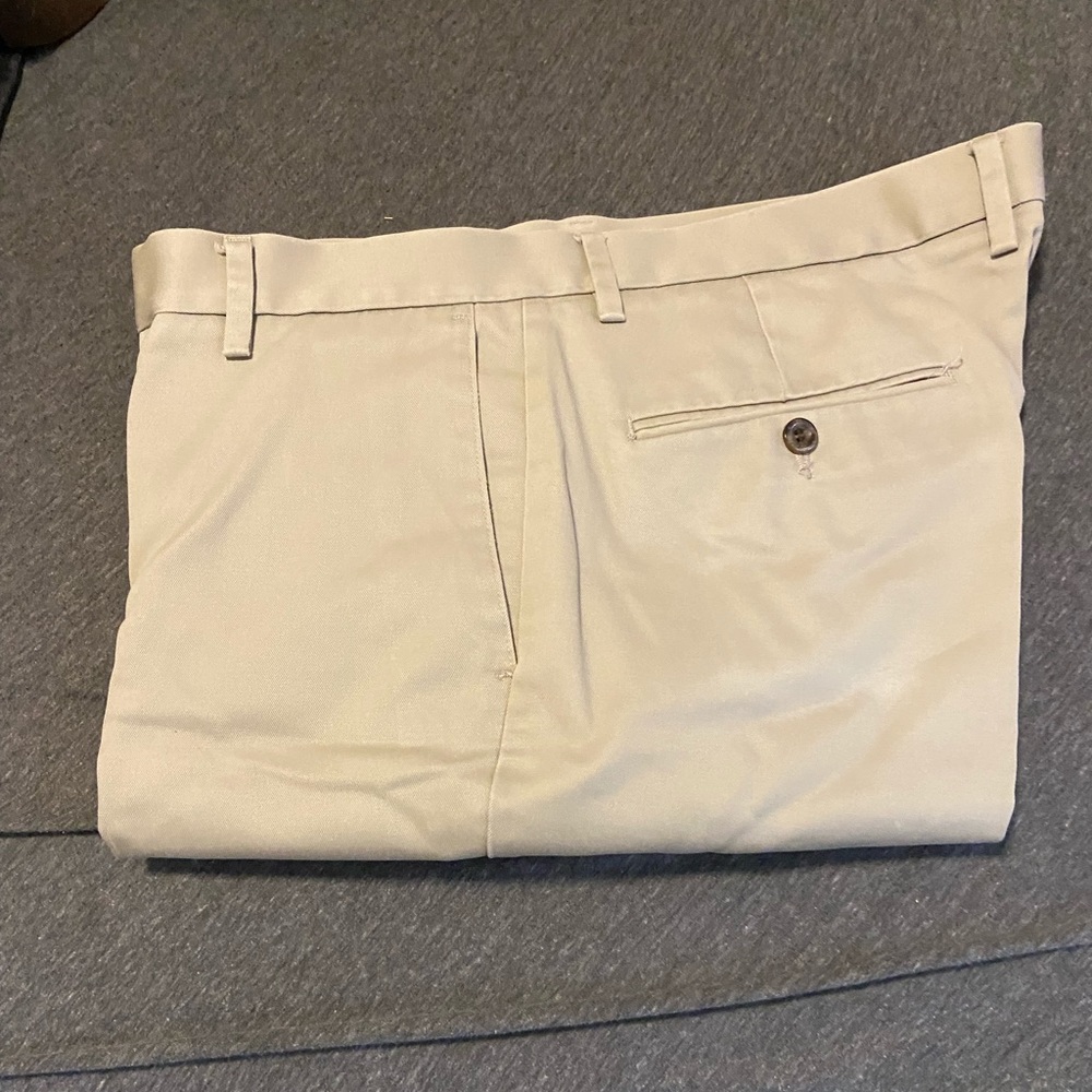 Men’s Dockers light khakis 36x 29 slim fit